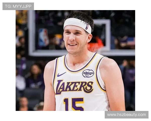 里夫斯半场高效砍21分5助攻10罚全中展现超强杀伤力引领球队攻势